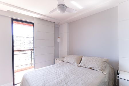 Apartamento à venda com 256m², 4 quartos e 4 vagas Apartamento à venda com 256m², 4 quartos e 4 vagasSuíte 4