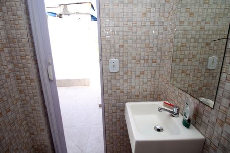 Casa à venda com 300m², 3 quartos e 4 vagasBanheiro da piscina