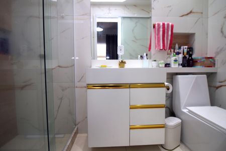 Casa à venda com 300m², 3 quartos e 4 vagasBanheiro da Suíte 3