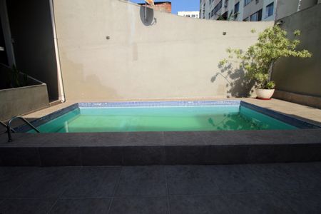 Casa à venda com 300m², 3 quartos e 4 vagasPiscina
