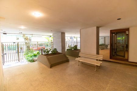 Apartamento à venda com 130m², 3 quartos e 1 vaga Apartamento à venda com 130m², 3 quartos e 1 vagaÁrea comum