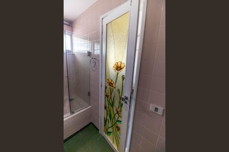 Apartamento à venda com 130m², 3 quartos e 1 vaga Apartamento à venda com 130m², 3 quartos e 1 vagaBanheiro da Suíte