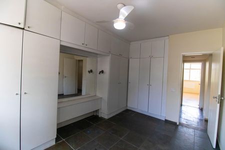 Apartamento à venda com 130m², 3 quartos e 1 vaga Apartamento à venda com 130m², 3 quartos e 1 vagaSuíte