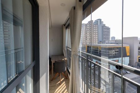 Apartamento à venda com 33m², 1 quarto e sem vaga Apartamento à venda com 33m², 1 quarto e sem vagaVaranda