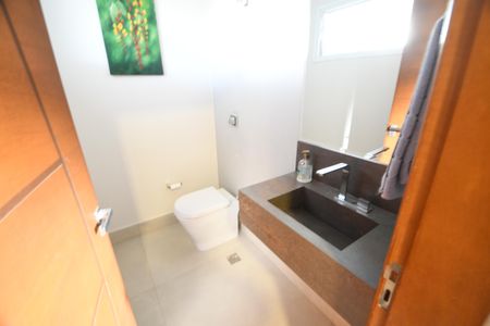 Casa de condomínio à venda com 364m², 3 quartos e 2 vagasLavabo