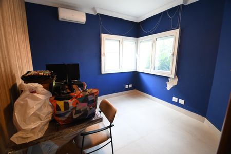 Casa de condomínio à venda com 364m², 3 quartos e 2 vagasEscritório