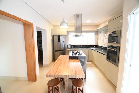 Casa de condomínio à venda com 364m², 3 quartos e 2 vagasCozinha