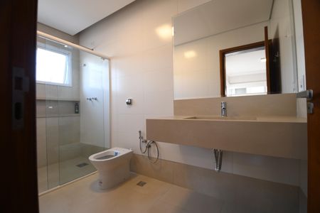 Casa de condomínio à venda com 364m², 3 quartos e 2 vagasBanheiro da Suíte 2