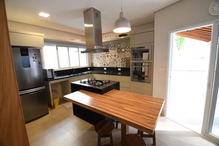 Casa de condomínio à venda com 364m², 3 quartos e 2 vagasCozinha