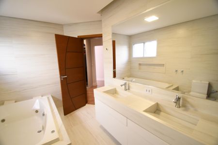 Casa de condomínio à venda com 364m², 3 quartos e 2 vagasBanheiro da Suíte 3