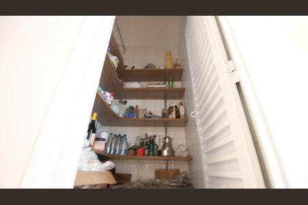 Casa de condomínio à venda com 364m², 3 quartos e 2 vagasDespensa