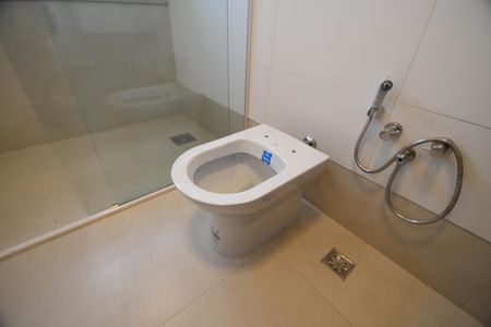 Casa de condomínio à venda com 364m², 3 quartos e 2 vagasBanheiro da Suíte 2