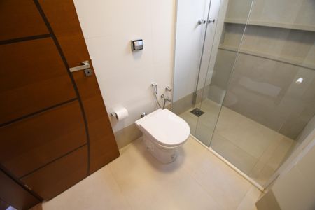 Casa de condomínio à venda com 364m², 3 quartos e 2 vagasBanheiro da Suíte 1