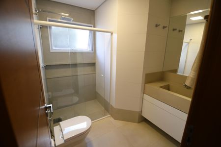 Casa de condomínio à venda com 364m², 3 quartos e 2 vagasBanheiro da Suíte 1