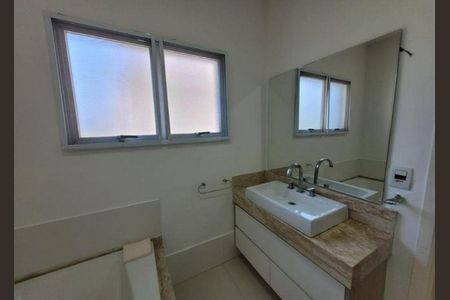 Casa à venda com 264m², 4 quartos e sem vaga