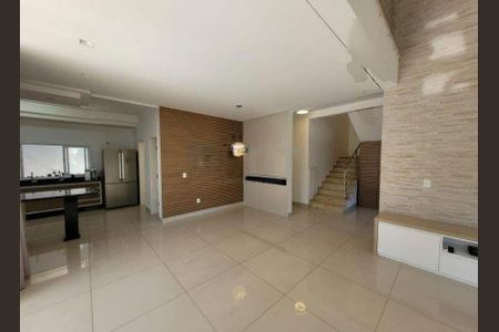 Casa à venda com 264m², 4 quartos e sem vaga