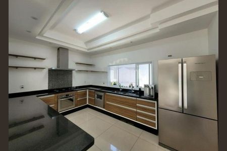 Casa à venda com 264m², 4 quartos e sem vaga