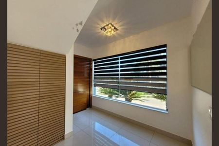 Casa à venda com 264m², 4 quartos e sem vaga