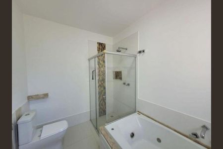 Casa à venda com 264m², 4 quartos e sem vaga