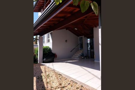 Casa à venda com 370m², 5 quartos e 2 vagas