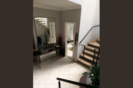 Casa à venda com 370m², 5 quartos e 2 vagas