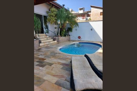 Casa à venda com 370m², 5 quartos e 2 vagas