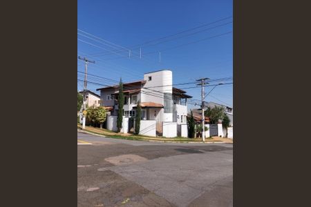 Casa à venda com 370m², 5 quartos e 2 vagas