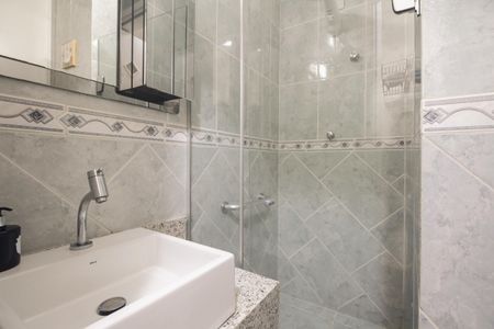 Casa de condomínio à venda com 55m², 2 quartos e 1 vaga Casa de condomínio à venda com 55m², 2 quartos e 1 vagaBanheiro