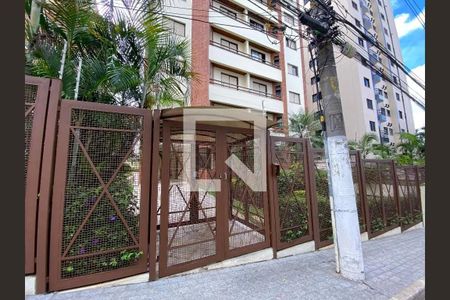 Apartamento à venda com 200m², 2 quartos e 2 vagas Apartamento à venda com 200m², 2 quartos e 2 vagasFachada e portaria