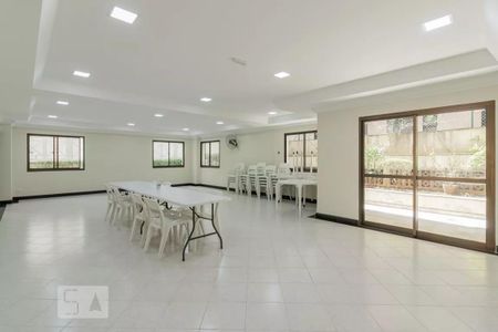 Apartamento à venda com 200m², 2 quartos e 2 vagas Apartamento à venda com 200m², 2 quartos e 2 vagasÁrea comum - Salão de festas