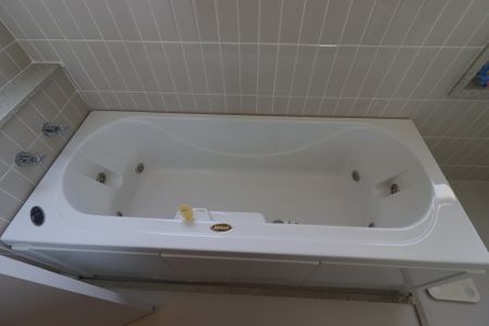 Apartamento à venda com 227m², 4 quartos e 4 vagasBanheiro 2 da Suíte 3