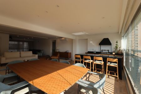Apartamento à venda com 227m², 4 quartos e 4 vagasVaranda Gourmet