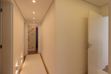 Apartamento à venda com 227m², 4 quartos e 4 vagasCorredor