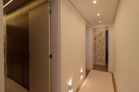 Apartamento à venda com 227m², 4 quartos e 4 vagasCorredor