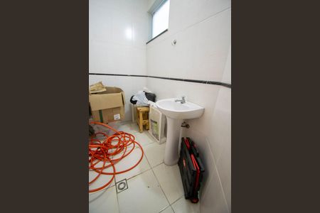 Casa à venda com 300m², 5 quartos e 7 vagas Casa à venda com 300m², 5 quartos e 7 vagasBanheiro de Serviço