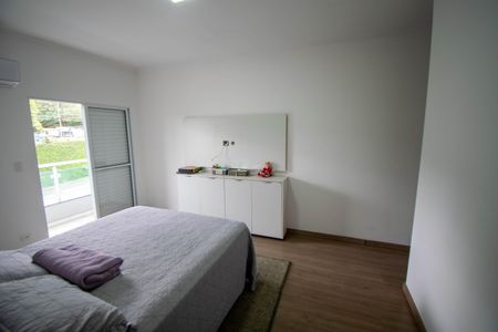 Casa à venda com 300m², 5 quartos e 7 vagas Casa à venda com 300m², 5 quartos e 7 vagasSuíte 1