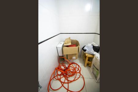 Casa à venda com 300m², 5 quartos e 7 vagas Casa à venda com 300m², 5 quartos e 7 vagasBanheiro de Serviço