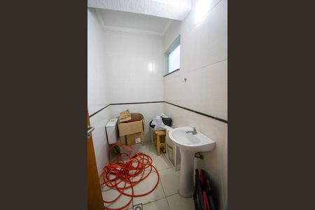 Casa à venda com 300m², 5 quartos e 7 vagas Casa à venda com 300m², 5 quartos e 7 vagasBanheiro de Serviço