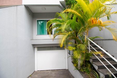 Casa à venda com 300m², 5 quartos e 7 vagas Casa à venda com 300m², 5 quartos e 7 vagasEntrada