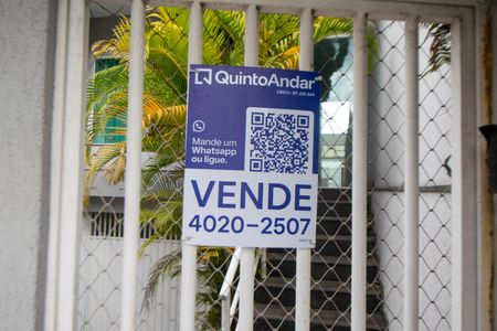 Casa à venda com 300m², 5 quartos e 7 vagas Casa à venda com 300m², 5 quartos e 7 vagasFachada
