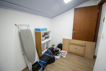 Casa à venda com 300m², 5 quartos e 7 vagas Casa à venda com 300m², 5 quartos e 7 vagasEscritório