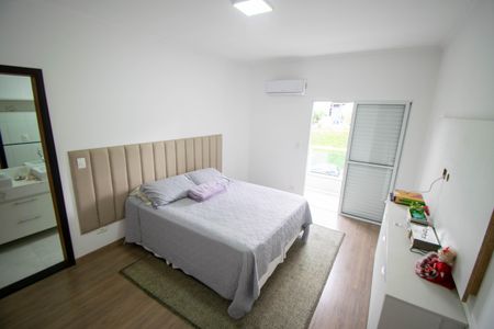 Casa à venda com 300m², 5 quartos e 7 vagas Casa à venda com 300m², 5 quartos e 7 vagasSuíte 1