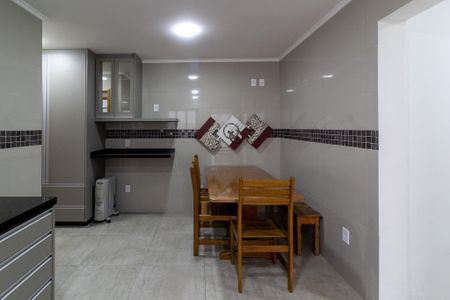 Casa à venda com 370m², 3 quartos e 5 vagas Casa à venda com 370m², 3 quartos e 5 vagasCozinha