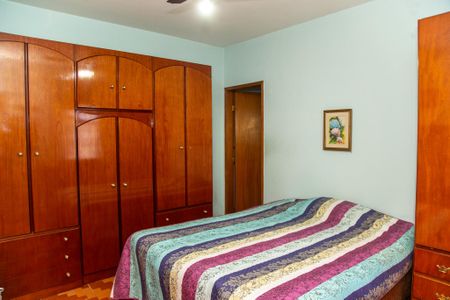 Casa à venda com 150m², 3 quartos e 2 vagas Casa à venda com 150m², 3 quartos e 2 vagasSuíte