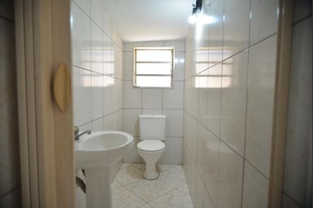 Casa à venda com 110m², 2 quartos e 2 vagasBanheiro Social