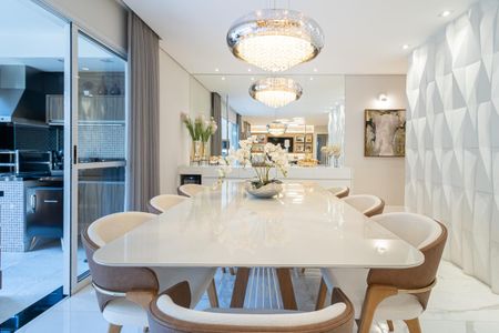 Apartamento à venda com 154m², 3 quartos e 2 vagas Apartamento à venda com 154m², 3 quartos e 2 vagasSala de Jantar