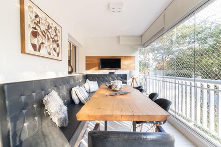 Apartamento à venda com 154m², 3 quartos e 2 vagas Apartamento à venda com 154m², 3 quartos e 2 vagasVaranda da Sala de Jantar
