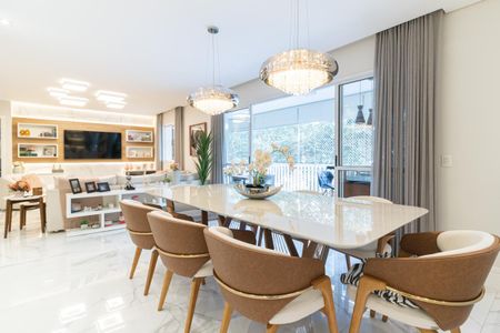 Apartamento à venda com 154m², 3 quartos e 2 vagas Apartamento à venda com 154m², 3 quartos e 2 vagasSala de Jantar