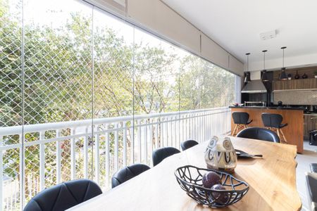 Apartamento à venda com 154m², 3 quartos e 2 vagas Apartamento à venda com 154m², 3 quartos e 2 vagasVaranda da Sala de Jantar