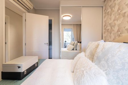 Apartamento à venda com 154m², 3 quartos e 2 vagas Apartamento à venda com 154m², 3 quartos e 2 vagasSuíte 2